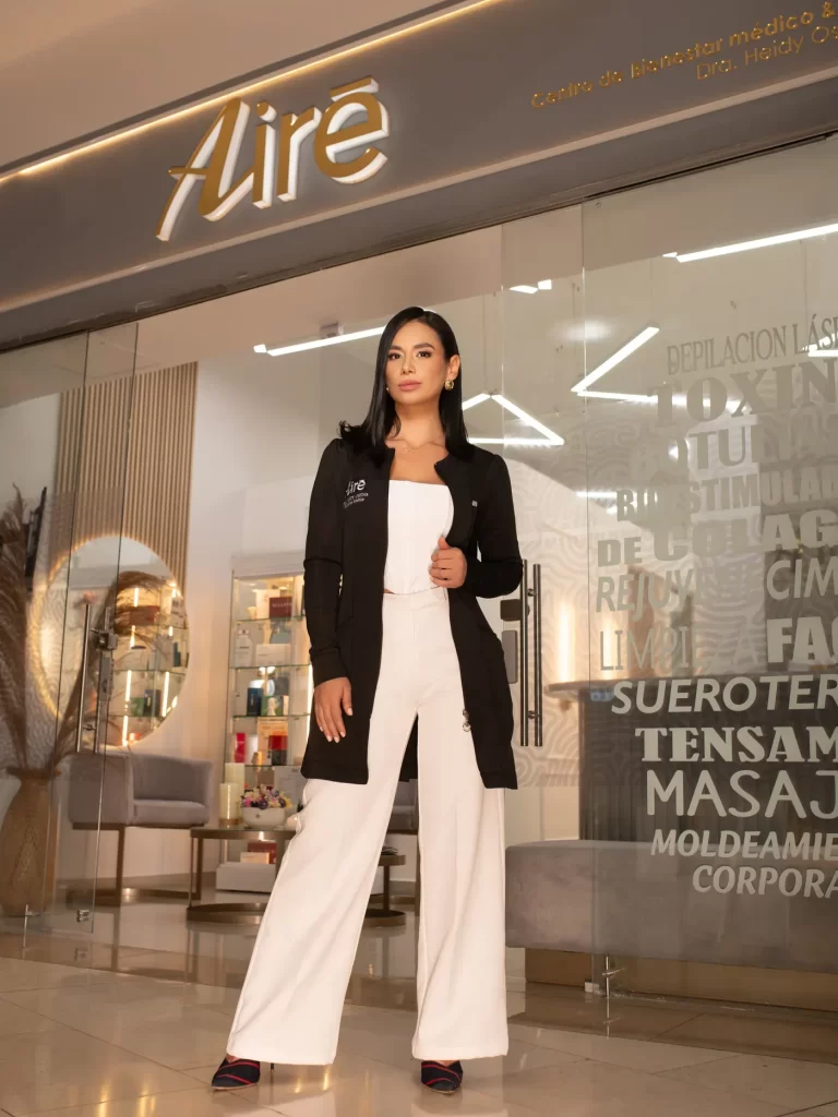 La Dra. Heidy Ospina durante una consulta de valoración en AIRĒ, Ibagué